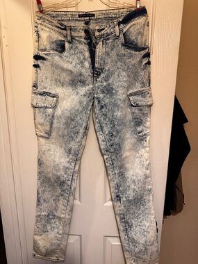 Monfrere cargos